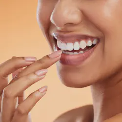 /img/29052-maintaining-bright-smile.webp