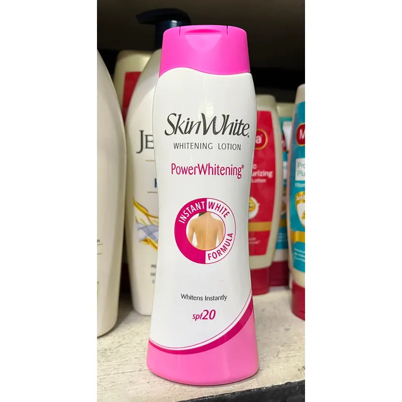 /img/29098-lotion-application.webp