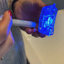 /img/29162-uv-light-teeth-whitening-kit-cost-effective.webp
