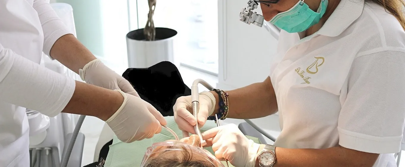/img/29308-teeth-whitening-berlin-bonding.webp