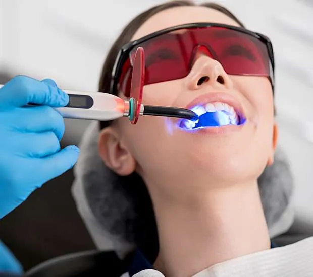 /img/29339-maintaining-white-smile.webp